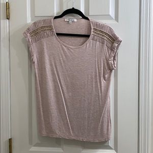 Rose and Olive tee
